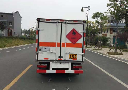 SZD5035XRYE6型易燃液體廂式運輸車(國六)